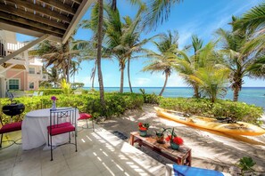 Outdoor dining - Azure Breeze #4, Beachfront, White Sand, Bikes, Kayak, Snorkel Gear, Rum Point!! (Grand Cayman)