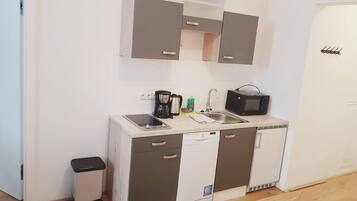 Frigorifero, microonde, forno, macchina per tè/caffè