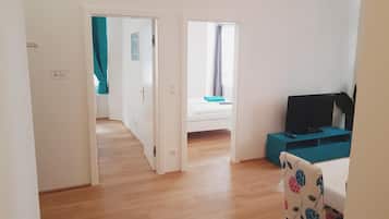 3 camere