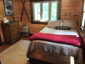 1 bedroom, WiFi, bed sheets - Alpine Village Chalet (Warren)