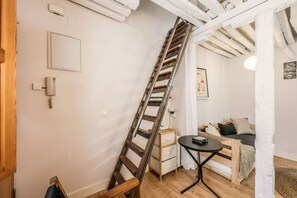 Interior - Charming Central Madrid Loft (Madrid)