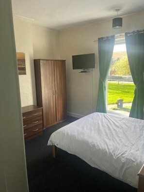 Comfort Double Room | Free WiFi - Beacharbour Hotel  (Great Yarmouth)