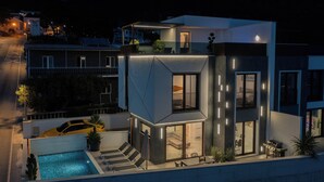 Front of property - Villa Hillson (Makarska)