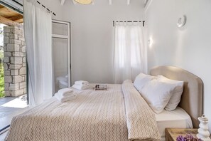 1 bedroom, desk, iron/ironing board, free WiFi - Wellness Villa at Apanema Mindfulness Lefkada (Asprogerakata)