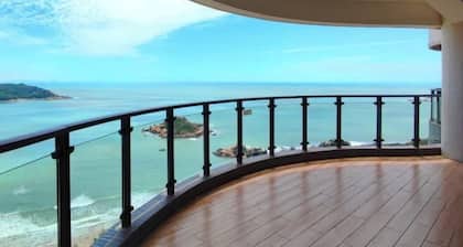 Peninsula Holiday Hotel