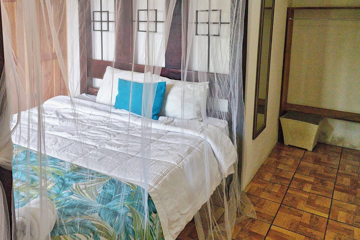 1 habitación, cubrecamas, cunas y wifi gratis