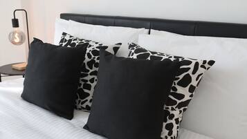 Luxury Apartment | 1 bedroom, in-room safe, blackout drapes, iron/ironing board