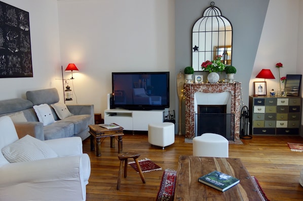 Fernseher, Kamin