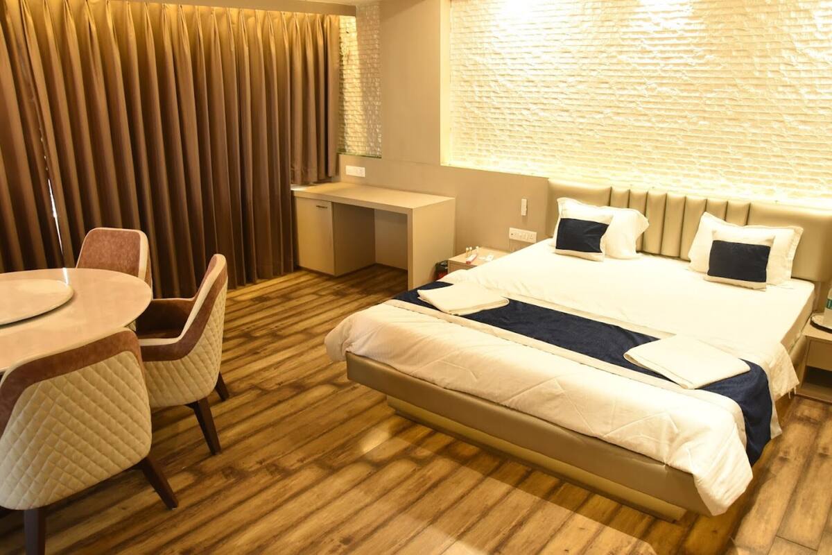 Premium Room, City View