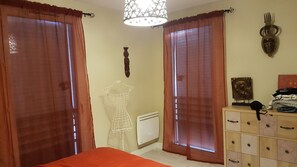 1 bedroom, bed sheets