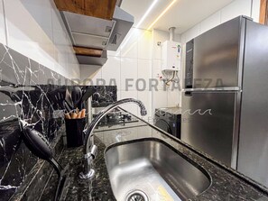 Fridge, microwave, oven, stovetop - Super quiet, equipped and cozy Studio designed by travelers  (Edson Queiroz Fortaleza)