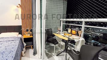 1 sovrum, skrivbord, strykjärn/strykbräda och gratis wi-fi