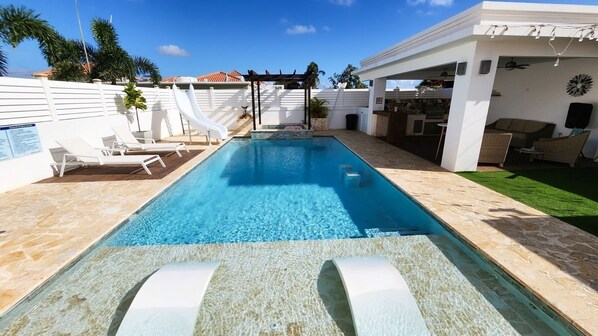 Udendørs pool