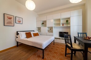 Basic Apartment - San Giovanni Orange Studio (Como)