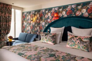 Prestige Room with Spa access | In-room safe, desk, laptop workspace, blackout curtains