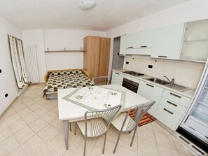 2 bedrooms, Internet, bed sheets - Agriturismo Borgo Ameno Three-room Apt 6 Pax (Casanova Lerrone)