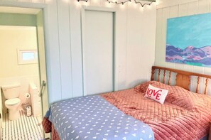 1 室のベッドルーム、デスク、アイロン / アイロン台、WiFi