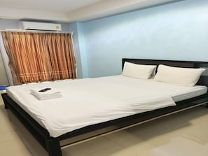 Standard-Doppelzimmer | Minibar, Schreibtisch, laptopgeeigneter Arbeitsplatz