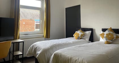 Quirky yet Cosy King/Twin Room in a County Durham home