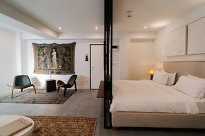 Hypo-allergenic bedding available, minibar, in-room safe, desk - Fos (Athens)