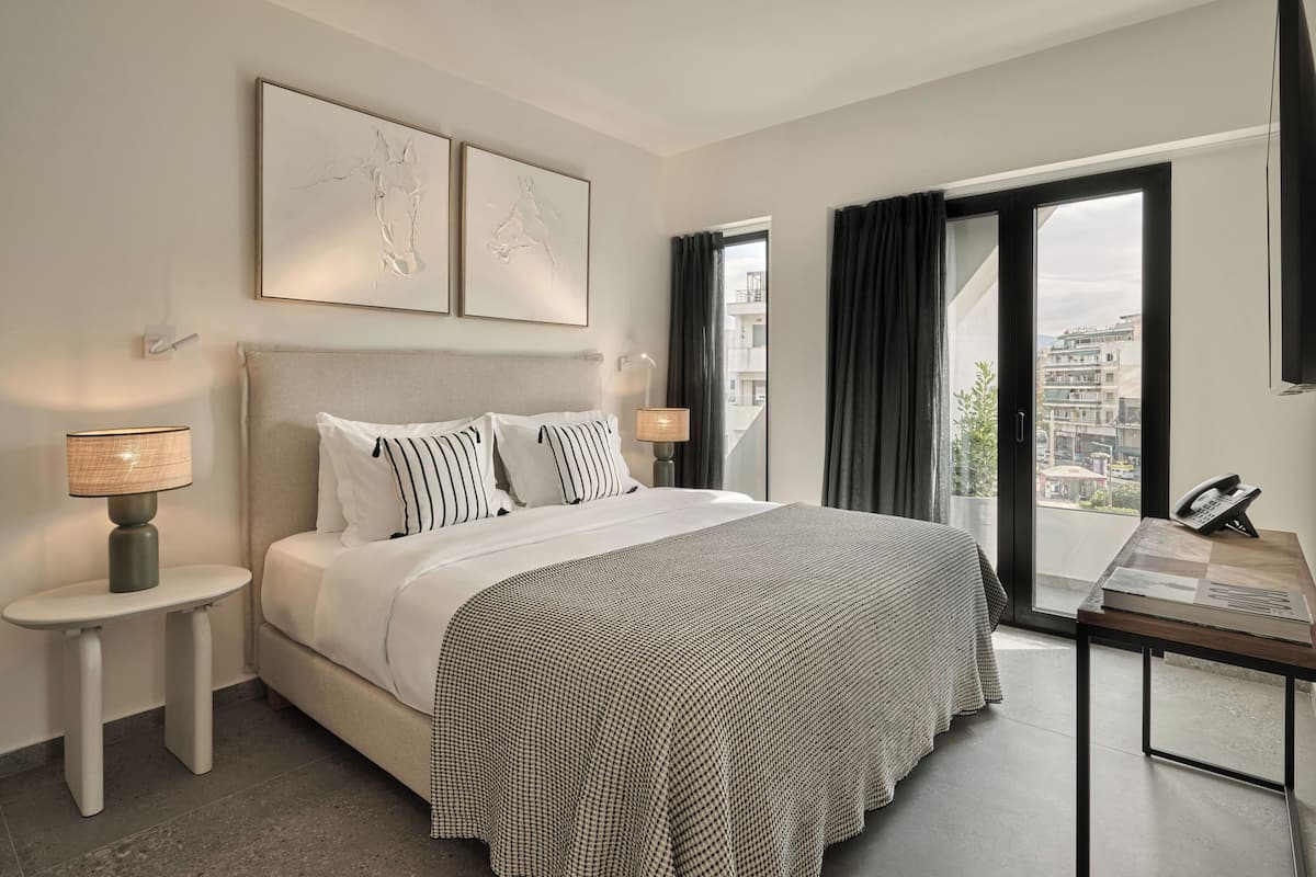 One Bedroom Suite with Balcony | Kameruitzicht