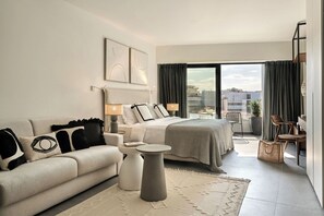 Deluxe King Room with Balcony - Vision Gazi (Athens)