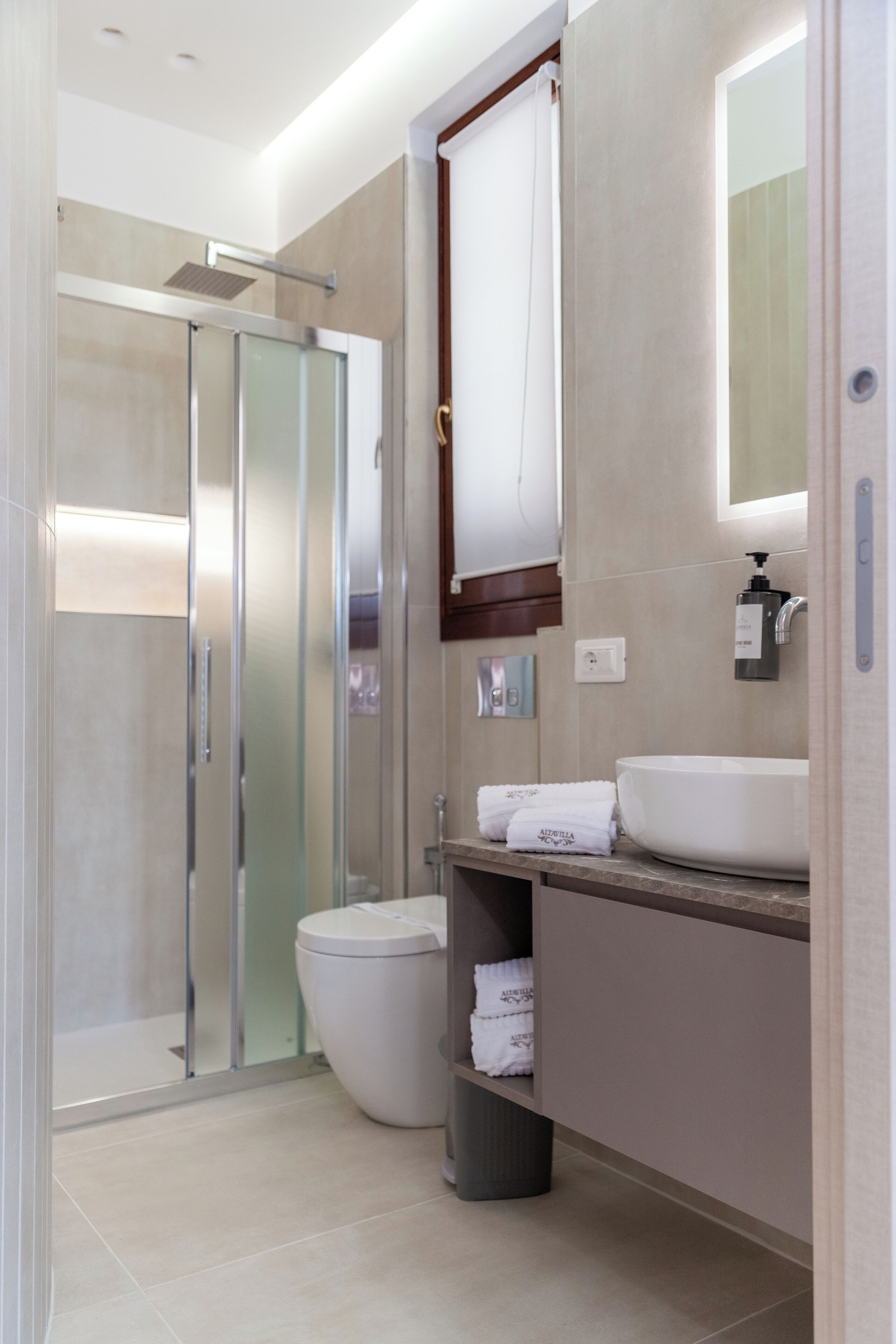 Elite Room | Bathroom