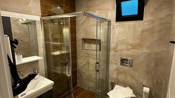 Apartment | Bilik Mandi