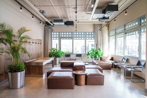 Lobby sitting area - The Superior Living Kağıthane (Istanbul)