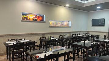 Se sirven desayunos, comidas y cenas