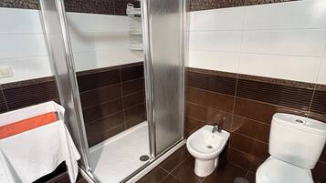 Superior Studio | Bathroom