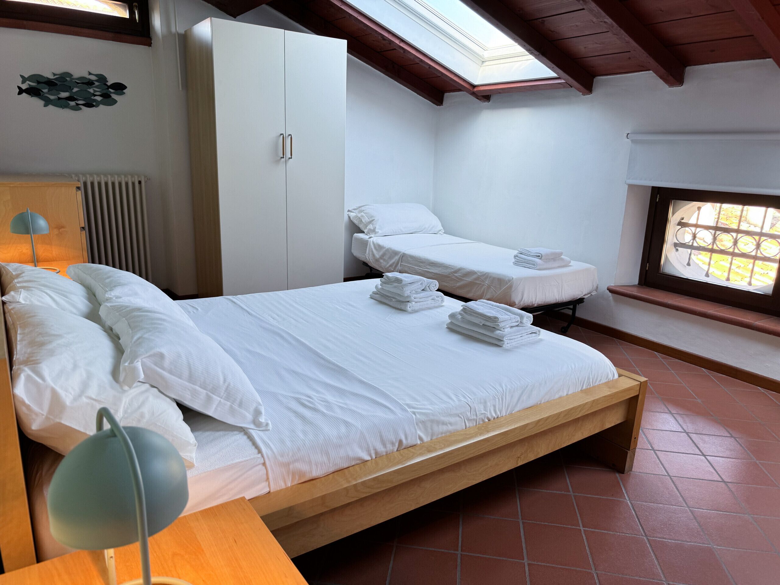 1 bedroom, desk, free WiFi, bed sheets