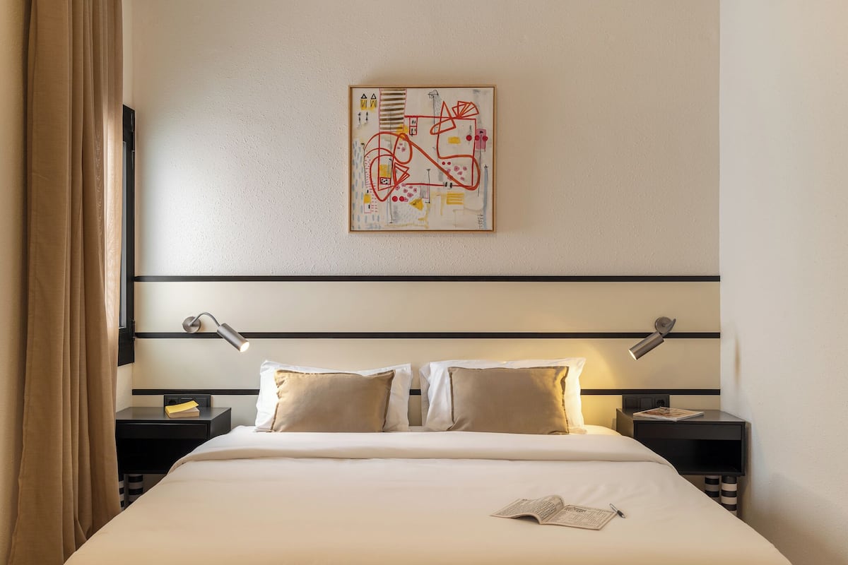 Habitación triple, vista a la ciudad | Escritorio, espacio para trabajar con laptop y wifi gratis