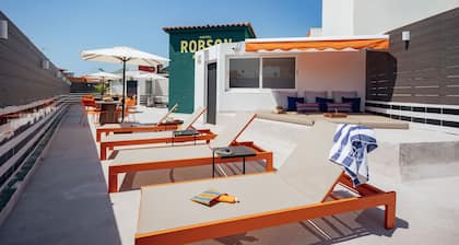 Hotel Robson