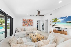 Smart TV, video games, printers - Delray Beach Pool/Spa/Putting Green. Minutes to Beach and Atlantic Ave. (Delray Beach)