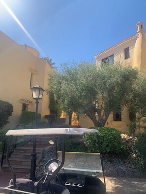 Property grounds - Beautiful, comfortable home in the heart of the sought-after Manga Club (Cartagena)