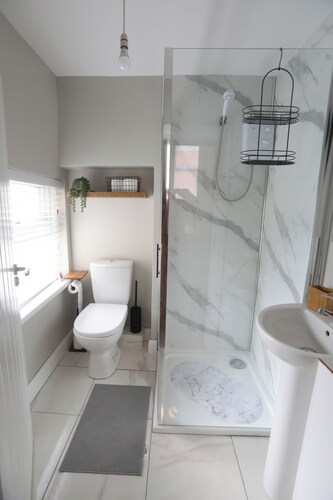 14 Chamberlain Street, Derry: Epic Location