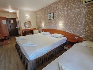 Comfort Triple Room, Garden View