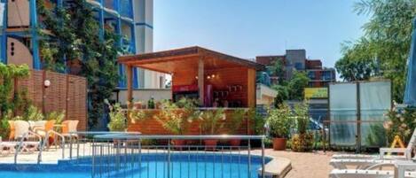 Seasonal outdoor pool