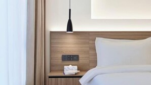 Unclassified image, 4 of 71, button - Shenfeng Juyuan View Hotel (Deqin)