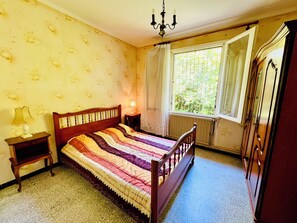 3 makuuhuonetta, silitysrauta/-lauta, Wi-Fi, vuodevaatteet
