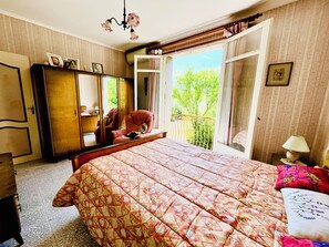 3 quartos, ferros/tábuas de passar roupa, Wi-Fi, roupa de cama