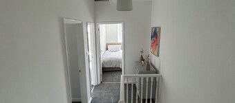 4 Bedroom House, Sleeps 7 - Central & Pet Friendly