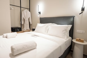Superior Apartment | 1 bedroom, in-room safe, individually decorated, individually furnished