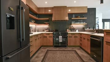 Micro-ondes, four, plaque de cuisson, lave-vaisselle