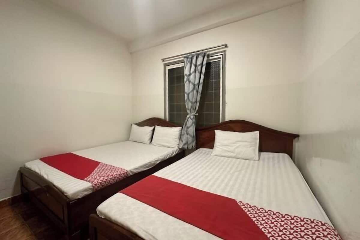 1 bedroom, desk, laptop workspace, blackout curtains