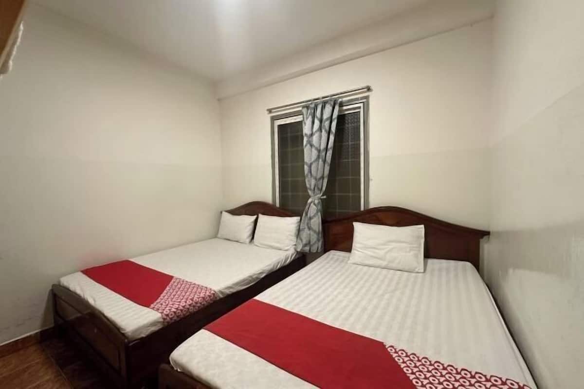 1 bedroom, desk, laptop workspace, blackout curtains