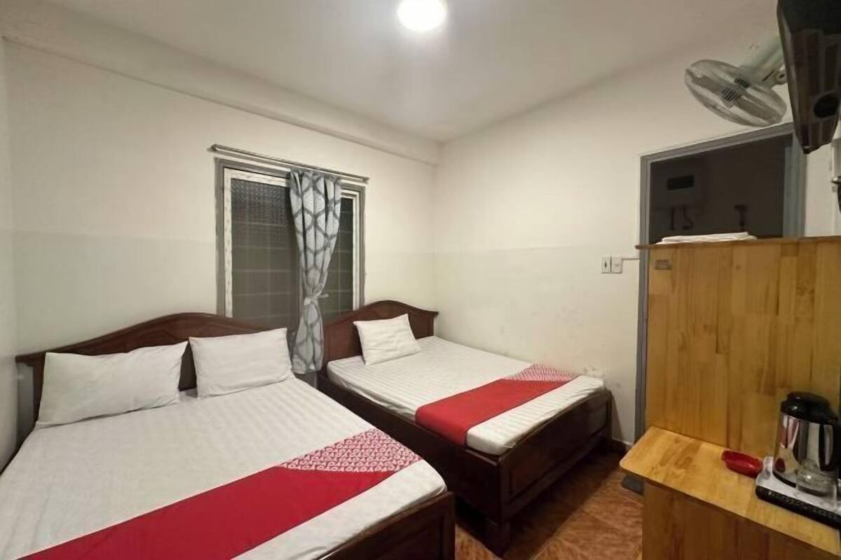 1 bedroom, desk, laptop workspace, blackout curtains