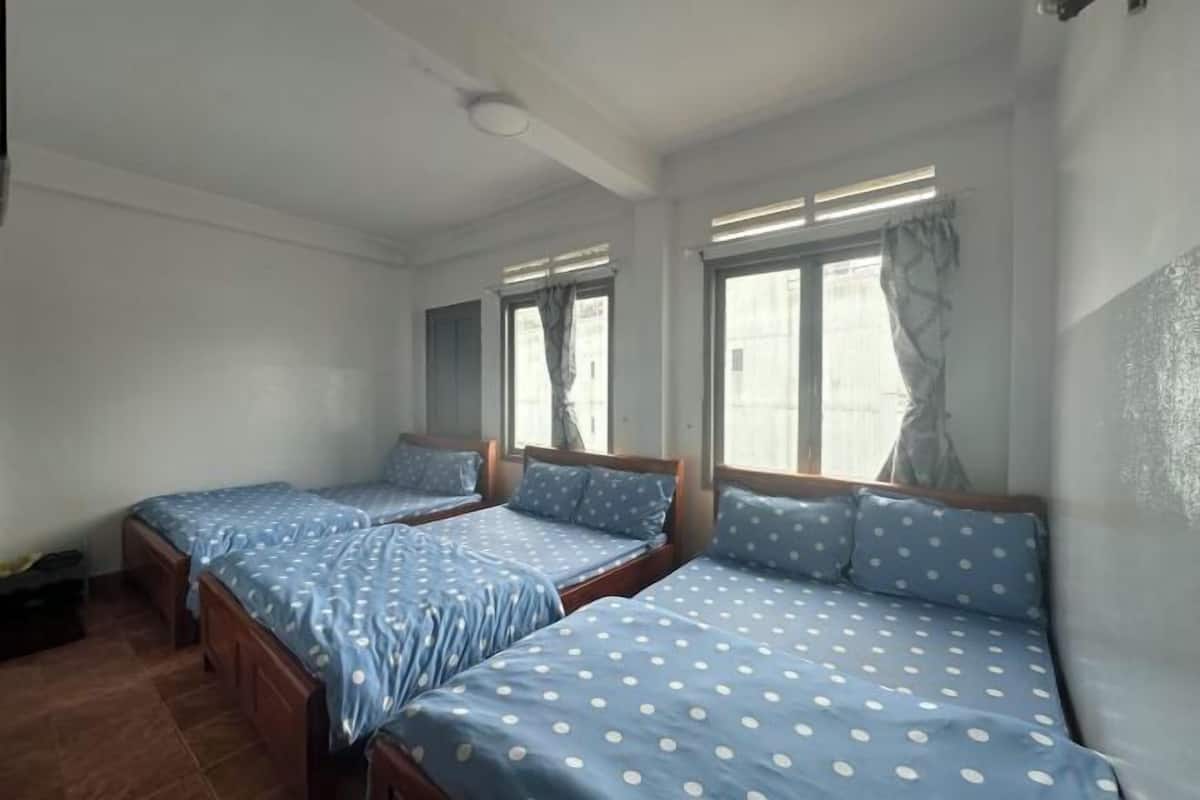 1 bedroom, desk, laptop workspace, blackout curtains