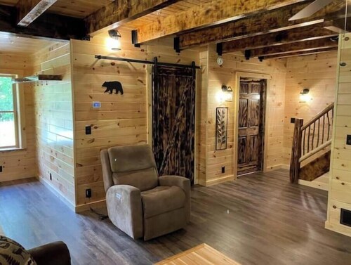 Creekside Cabin with Lake Access , Brand new build !!!